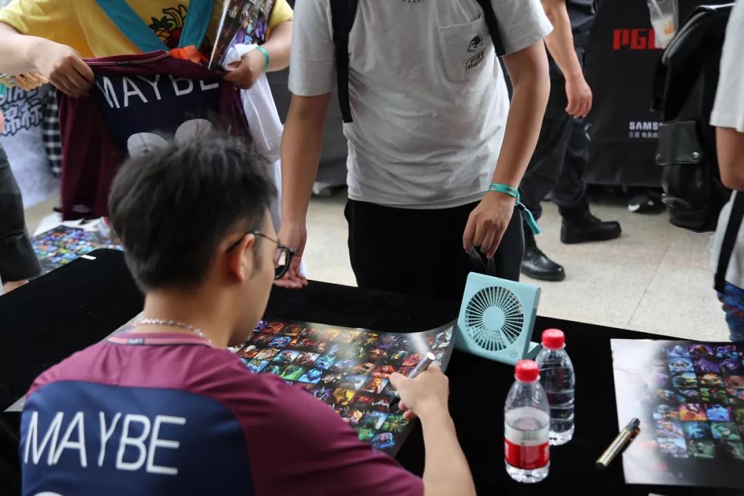 DOTA2比分：中国DOTA2职业杯，Aster 1：2 不敌LBZS为IG平反？